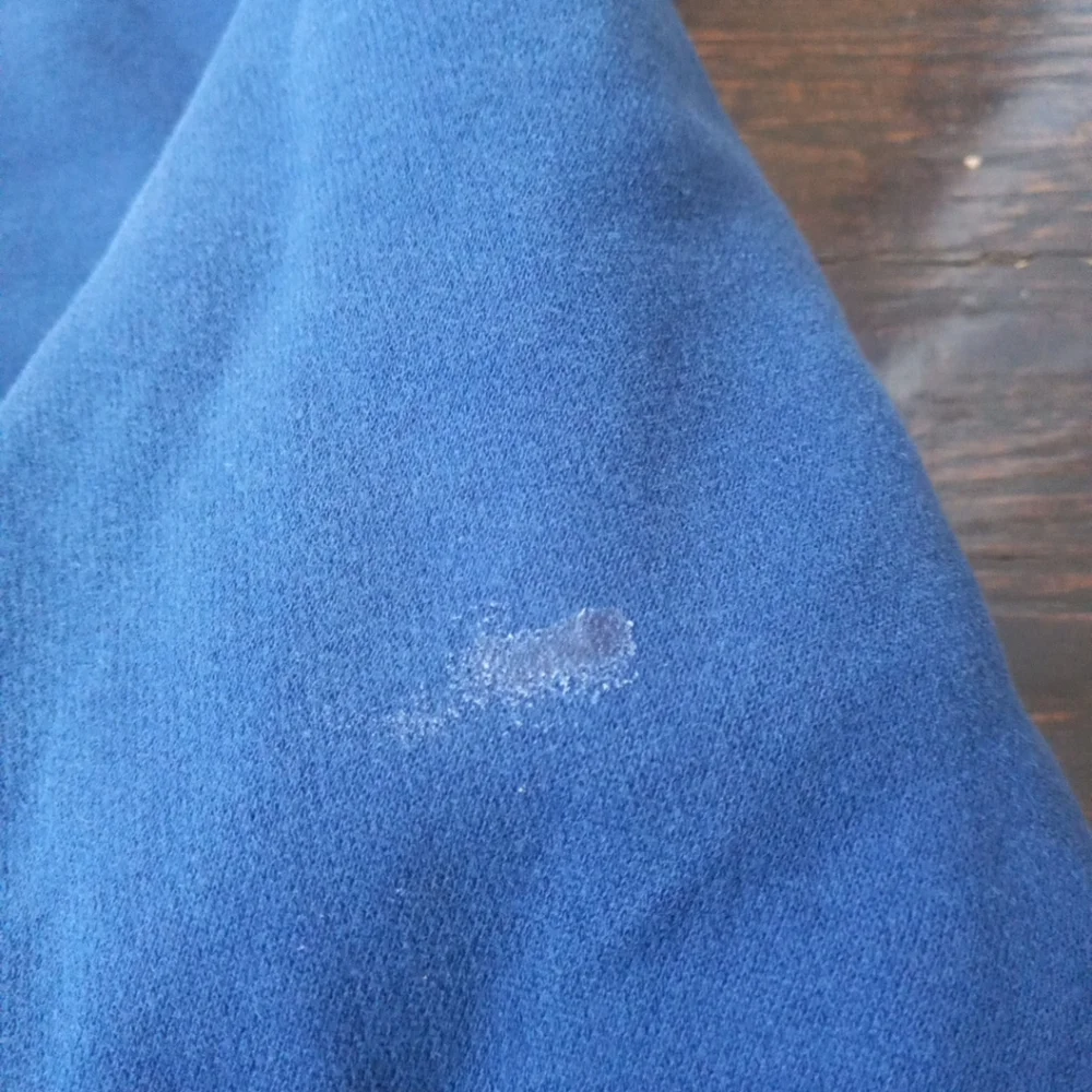 Izod Mens Sweater Size Large Color Blue Logo Casual Comfort Outdoors Cozy.